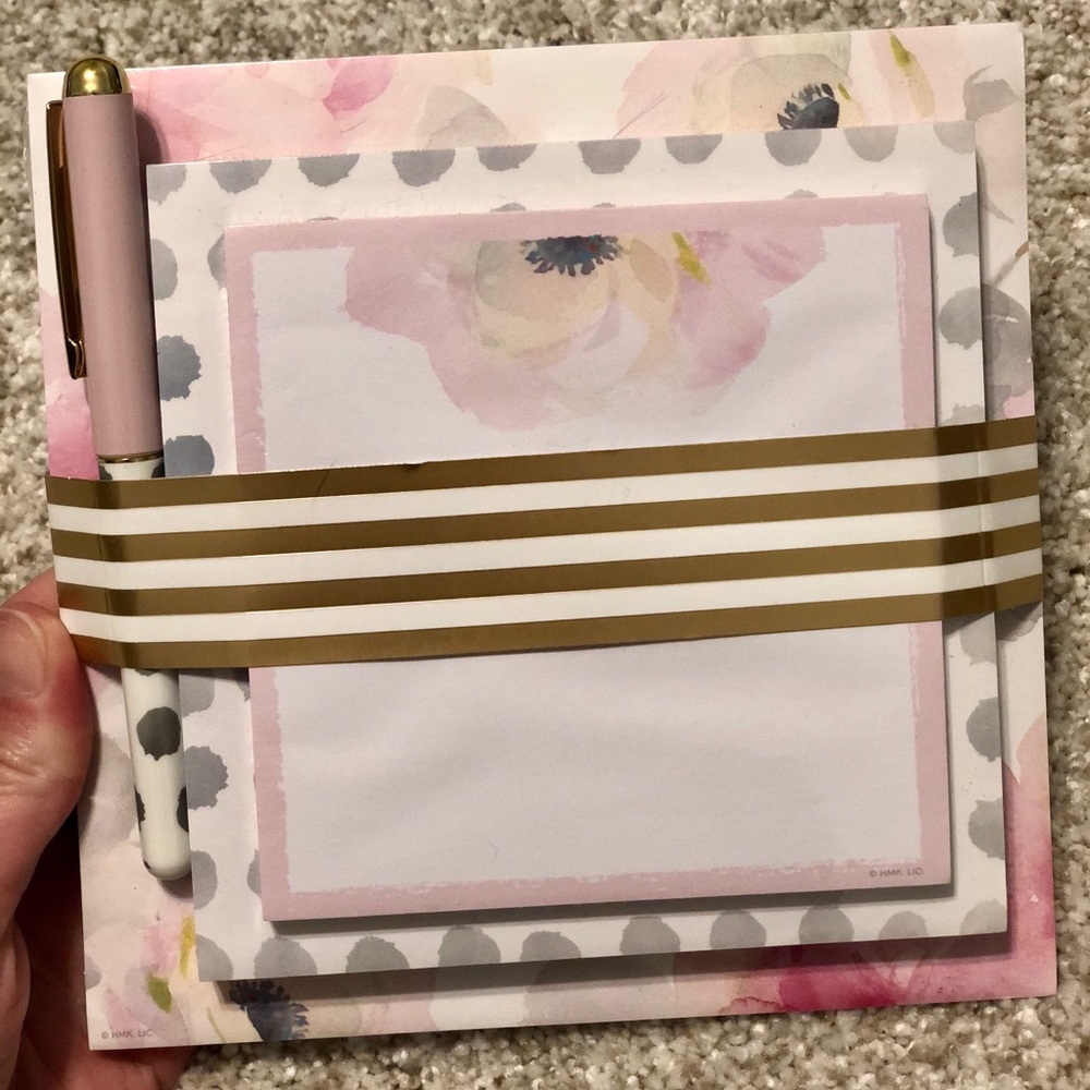 Memo pad set with pen